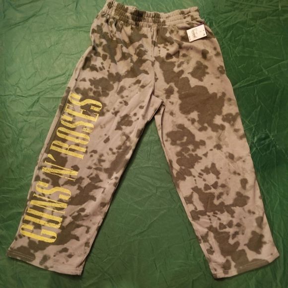 guns and roses Pants - NWT GUNS AND ROSES CAM0 LOUNGE PANTS